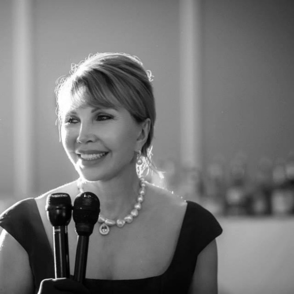 Meet your Posher, Susan - Picture 1 of 2